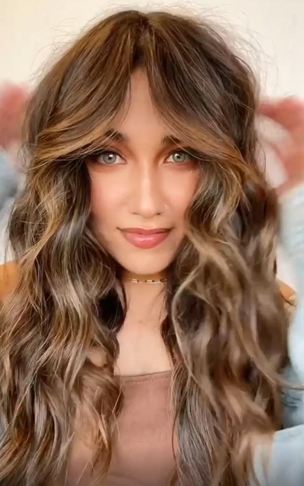 Long Wave Free Parting Glueless Wigs for Women